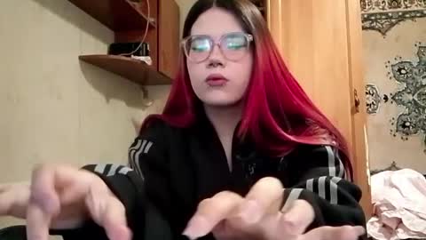 Mia online show from April 23, 12:29 pm