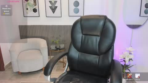 beverlyy johnson online show from April 24, 4:26 am