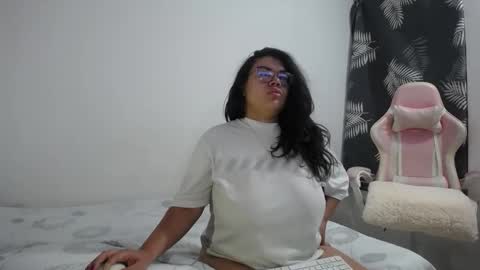 Snapshot of bianca_boobs chatting on October 1, 9:36 am Bianca Tuesday to Sunday from 2am to 6am UTC-5 online show from October 1, 9:36 am