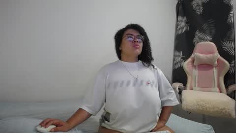Snapshot of bianca_boobs chatting on October 15, 9:34 am Bianca Tuesday to Sunday from 2am to 6am UTC-5 online show from October 15, 9:34 am