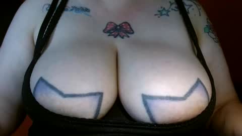 Snapshot of bianka_star_ chatting on February 13, 12:21 pm bianca online show from February 13, 12:21 pm