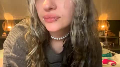 Ellie  online show from April 24, 4:04 am