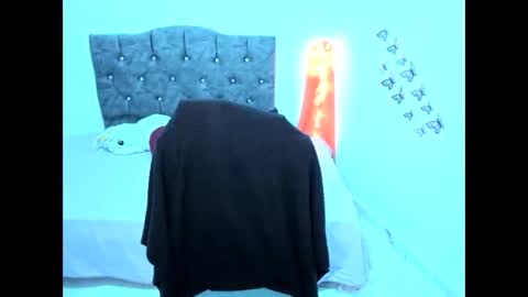 Snapshot of big_emmy chatting on October 17, 1:53 am emilia online show from October 17, 1:53 am