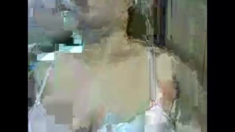Snapshot of bigboobslyn chatting on September 22, 6:34 am bigboobslyn online show from September 22, 6:34 am