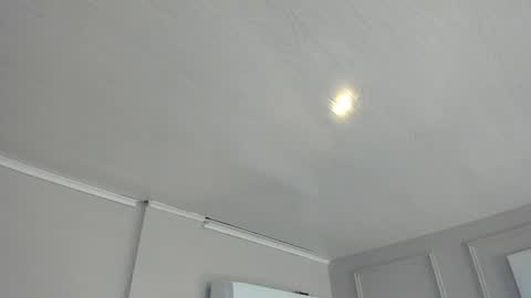   online show from April 19, 10:04 am