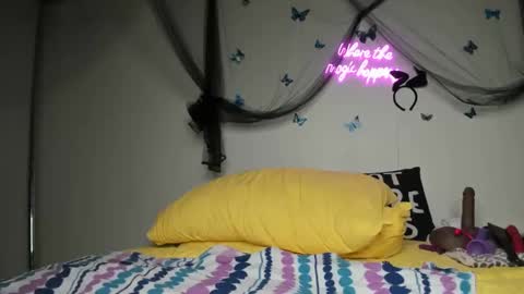Snapshot of bigbuttsarena chatting on February 12, 2:45 am bigbuttsarena online show from February 12, 2:45 am