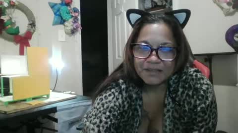 Snapshot of bigolemini chatting on September 20, 4:44 am the Mini mami online show from September 20, 4:44 am