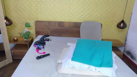 bigroundbooty_ online show from April 24, 8:55 pm