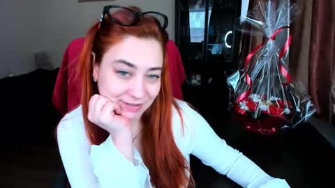 Julia online show from February 10, 6:42 am