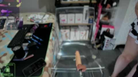 bisex woman online show from January 5, 10:35 pm