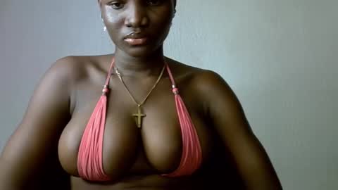 Snapshot of black_ebonyqueen chatting on September 30, 9:26 am Esthy online show from September 30, 9:26 am