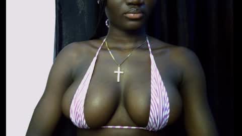 Snapshot of black_ebonyqueen chatting on September 22, 6:50 pm Esthy online show from September 22, 6:50 pm