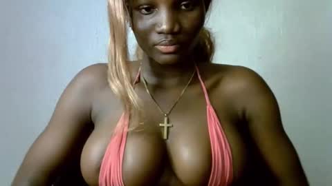 Snapshot of black_ebonyqueen chatting on October 8, 10:41 am Esthy online show from October 8, 10:41 am