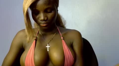 Snapshot of black_ebonyqueen chatting on October 15, 8:17 am Esthy online show from October 15, 8:17 am
