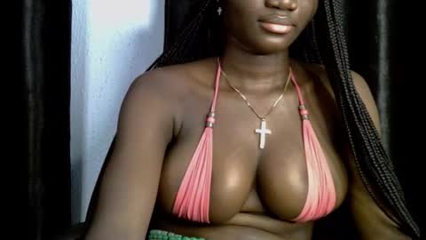 Snapshot of black_ebonyqueen chatting on September 15, 9:17 am Esthy online show from September 15, 9:17 am