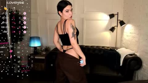 Snapshot of black_pant3r chatting on September 18, 2:54 am Mon Mon online show from September 18, 2:54 am