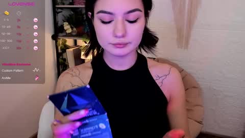 Snapshot of black_pant3r chatting on February 28, 2:53 am Mon Mon online show from February 28, 2:53 am