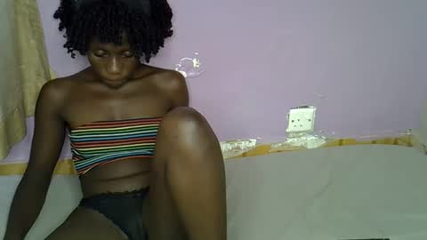 black_queeni online show from December 3, 10:28 am