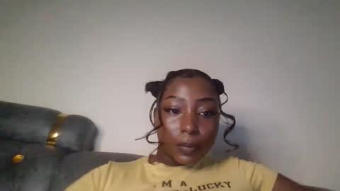 Dee online show from April 28, 9:46 am