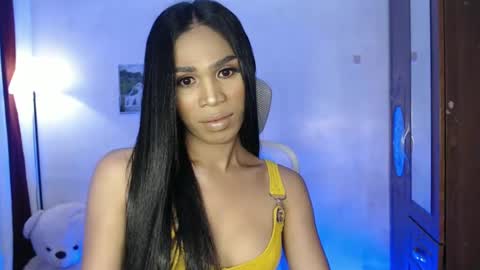 Snapshot of blackbarbiesavanna_23 chatting on February 16, 2:54 am savanna online show from February 16, 2:54 am