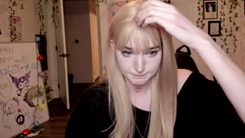 Ella online show from February 15, 7:33 am