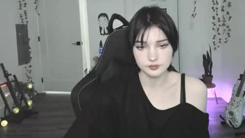 Ella online show from January 9, 6:12 pm