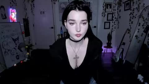 Ella online show from February 10, 11:08 pm