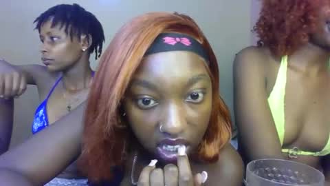 blackqueen2030 online show from April 22, 3:47 am