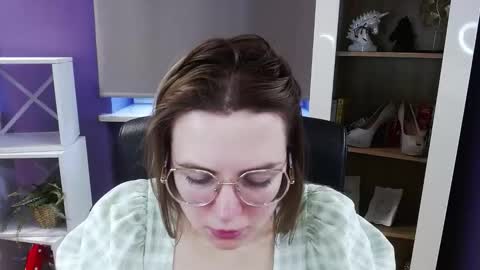 Z O E Y online show from March 25, 5:54 am