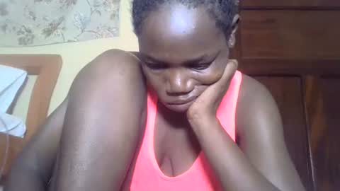Snapshot of blacksexygal chatting on February 28, 9:47 am SARAH online show from February 28, 9:47 am
