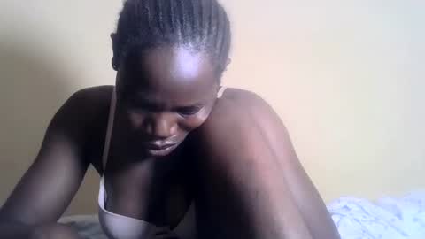 Snapshot of blacksexygal chatting on February 7, 7:40 am SARAH online show from February 7, 7:40 am