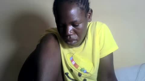 Snapshot of blacksexygal chatting on February 6, 7:24 am SARAH online show from February 6, 7:24 am