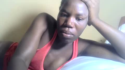 Snapshot of blacksexygal chatting on February 4, 8:24 am SARAH online show from February 4, 8:24 am