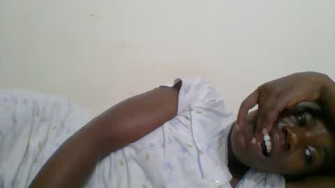 Snapshot of blacksexygal chatting on September 26, 1:14 am SARAH online show from September 26, 1:14 am