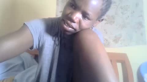 Snapshot of blacksexygal chatting on February 23, 8:00 am SARAH online show from February 23, 8:00 am