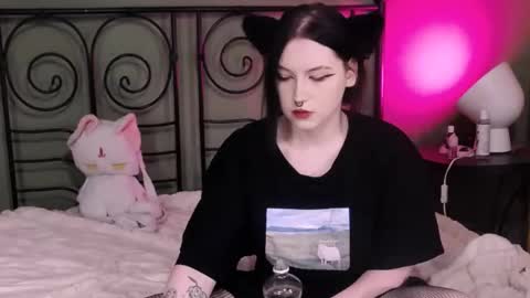 Snapshot of blacky_tea chatting on October 13, 4:42 pm blacky_tea online show from October 13, 4:42 pm