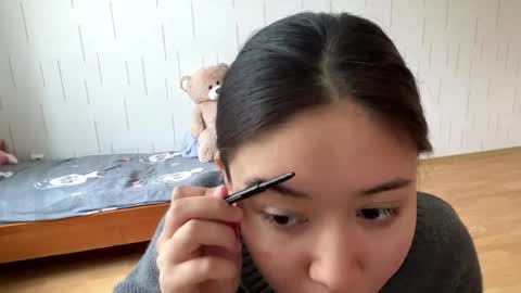 Mila online show from April 23, 8:33 am