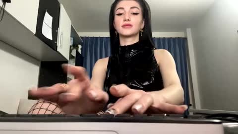 Snapshot of blazeamanda chatting on March 3, 3:37 pm Goddess Blaze online show from March 3, 3:37 pm