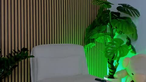 Khlloe online show from March 12, 8:22 pm