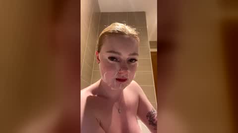 bleurosexx online show from April 28, 9:29 pm