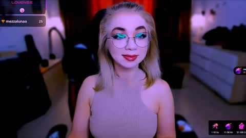 Nicole online show from November 6, 7:58 am