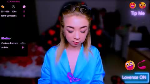 Nicole online show from February 22, 2:40 pm