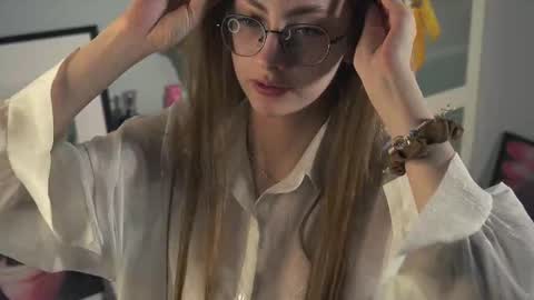Snapshot of blissence chatting on October 3, 3:17 pm LiLy online show from October 3, 3:17 pm