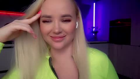 Lana online show from February 4, 7:29 am