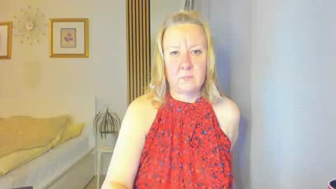 Snapshot of blonde_angel20 chatting on March 10, 7:40 pm Nicole online show from March 10, 7:40 pm