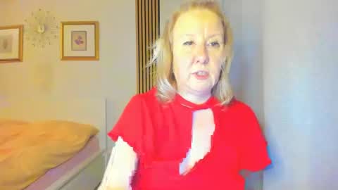 Snapshot of blonde_angel20 chatting on February 6, 4:25 pm Nicole online show from February 6, 4:25 pm