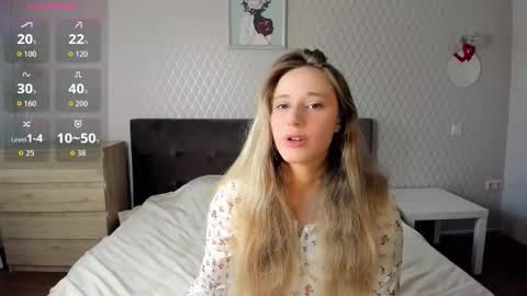 Snapshot of blondy_riss chatting on September 19, 9:19 am blondy_riss online show from September 19, 9:19 am