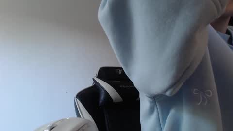 blondyelena online show from June 7, 5:47 am