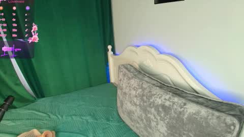 Snapshot of blowjob_queeny chatting on September 30, 6:52 am Welcome guysMy name KatePVT its Open online show from September 30, 6:52 am