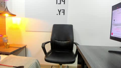 Snapshot of blue_anngel chatting on March 2, 4:58 pm blue_anngel online show from March 2, 4:58 pm